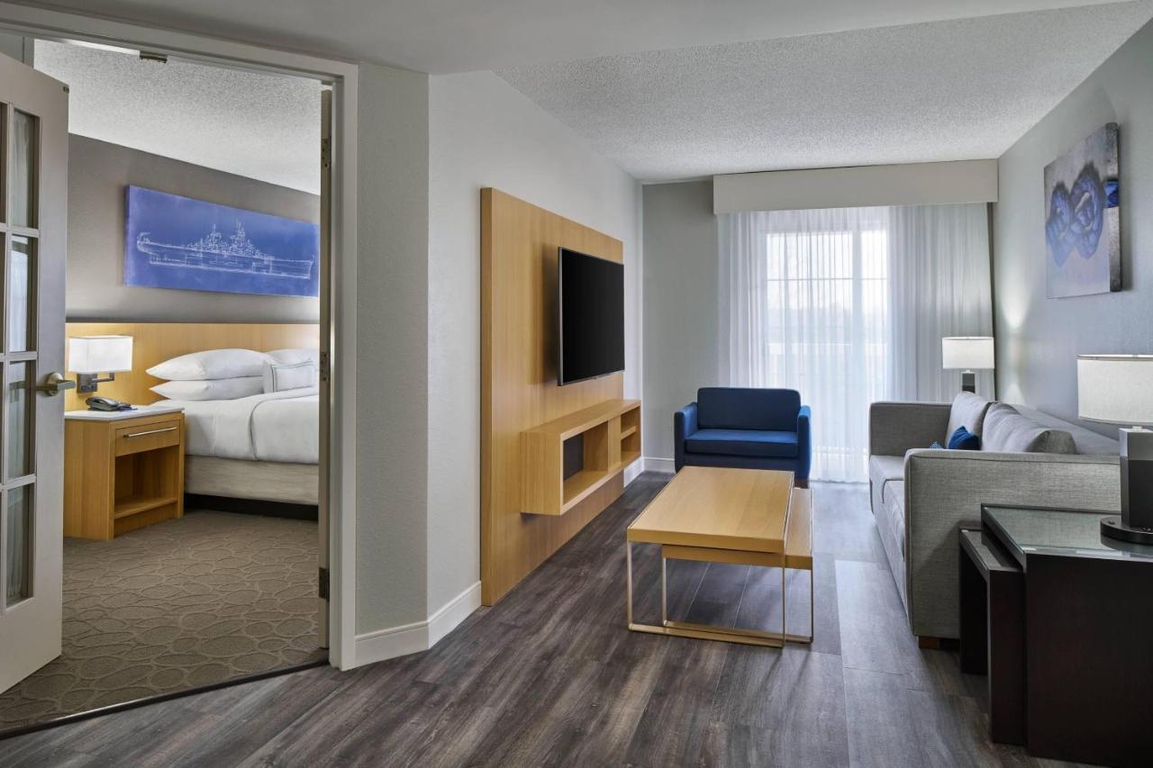 Delta Hotels By Marriott Norfolk Airport Bagian luar foto