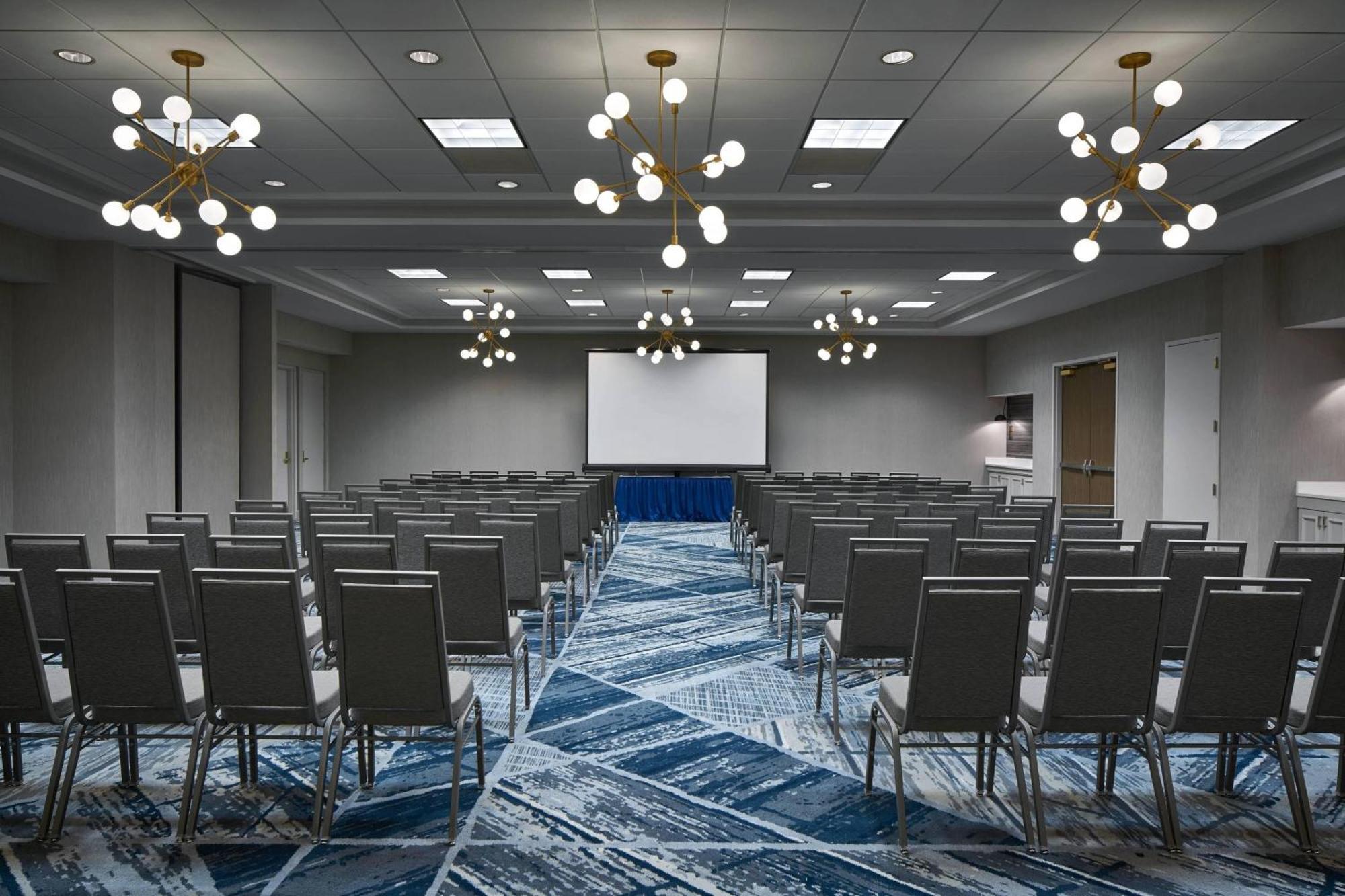 Delta Hotels By Marriott Norfolk Airport Bagian luar foto