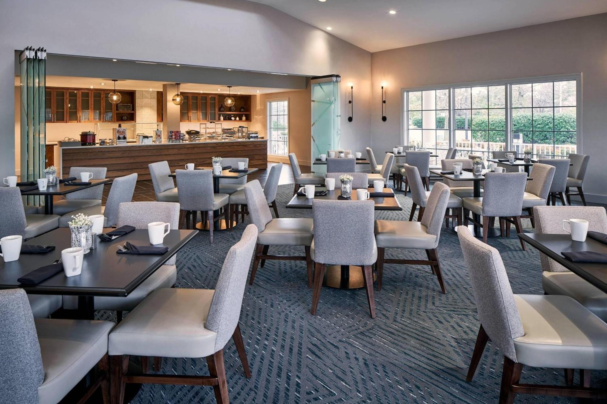 Delta Hotels By Marriott Norfolk Airport Bagian luar foto